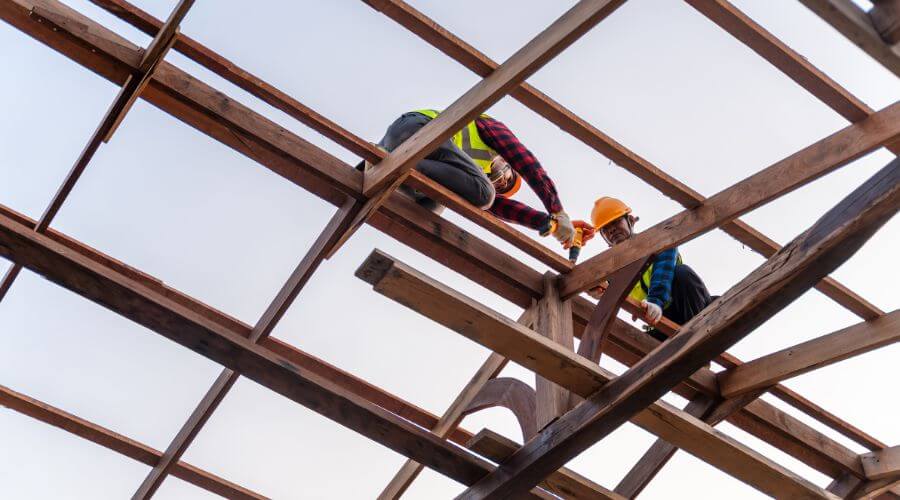 Professional residential roofers in Maywood, CA